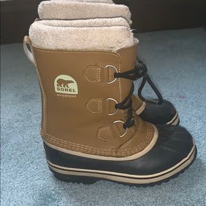 Boy winter boots